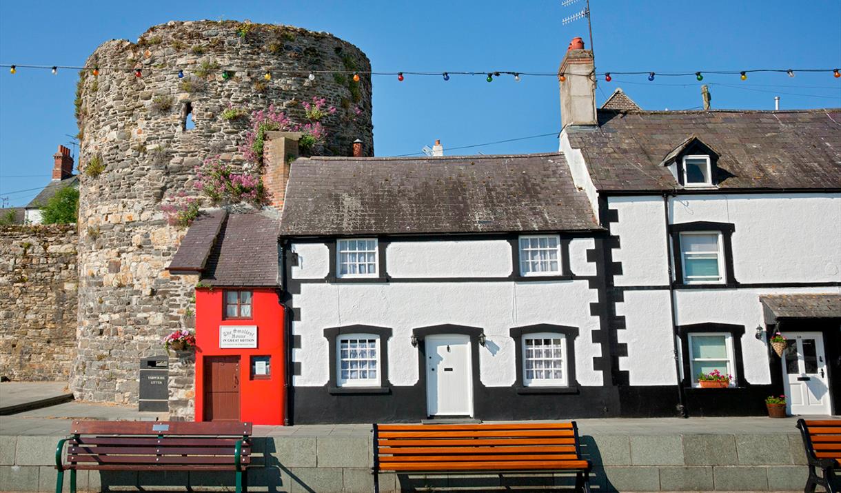 the-smallest-house-in-great-britain-museum-in-conwy-conwy-visit-conwy